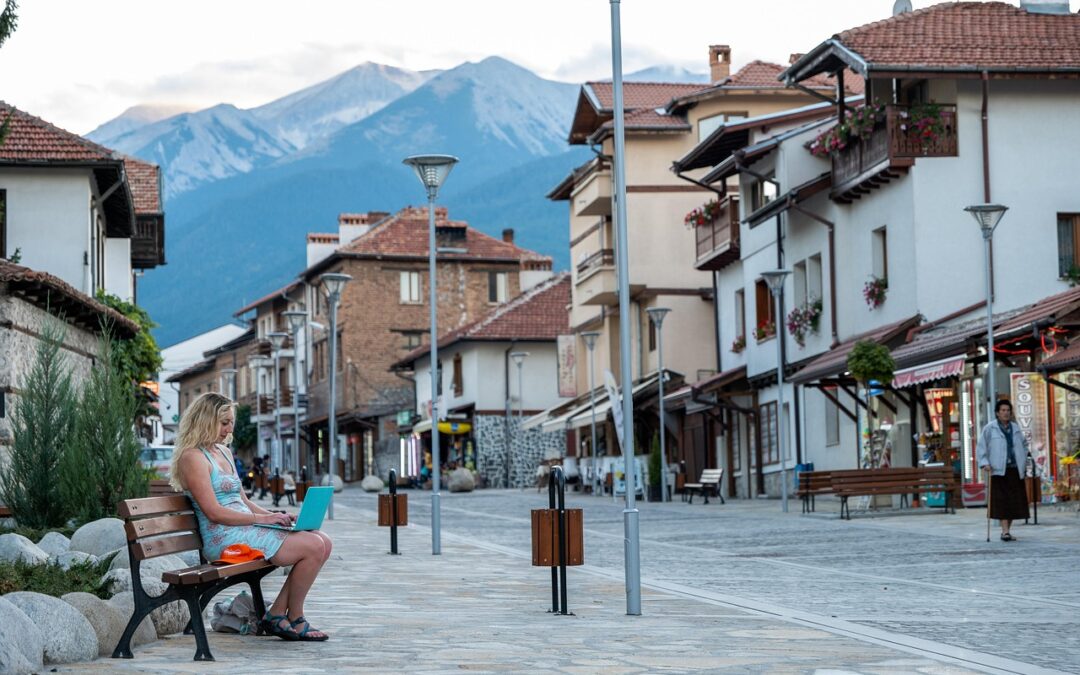Meningkatkan Keterampilan Ekonomi melalui Pelatihan di Desa Semanan