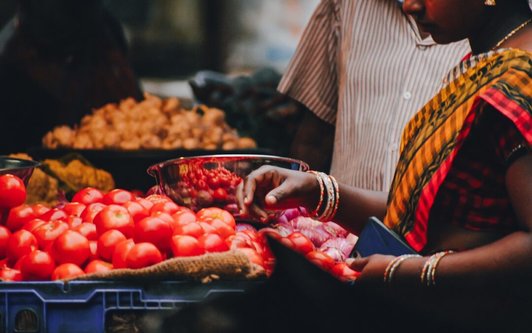 Membangun Ekonomi Berkelanjutan di Desa Semanan Melalui Pelatihan